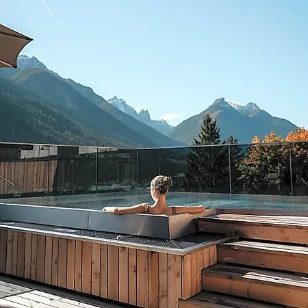Szálloda Laerchenlodge Skyspa And Whirlpool Stubai Card Neustift im Stubaital
