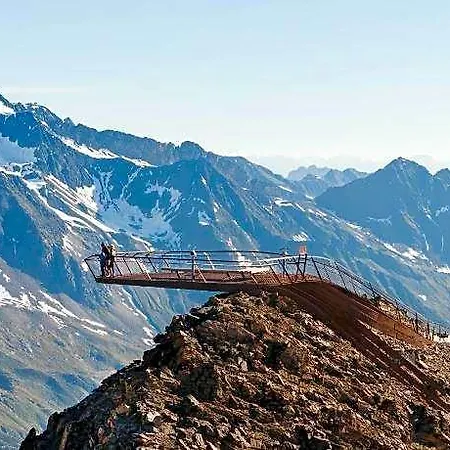 Laerchenlodge Skyspa And Whirlpool Stubai Card Szálloda